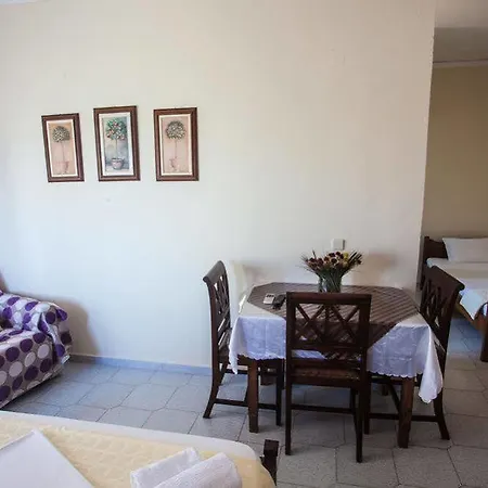 Zoi Studios Agioi Apostoli (Crete)