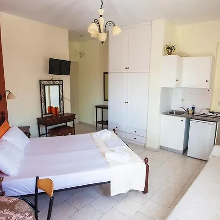 Zoi Studios Agioi Apostoli (Crete)