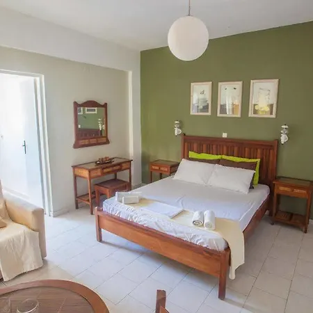 Zoi Studios * Agioi Apostoli (Crete)